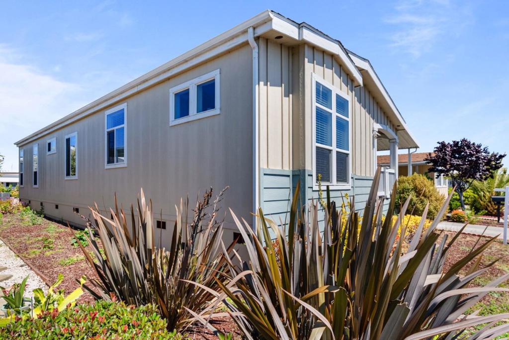 317 Santa Paula 317