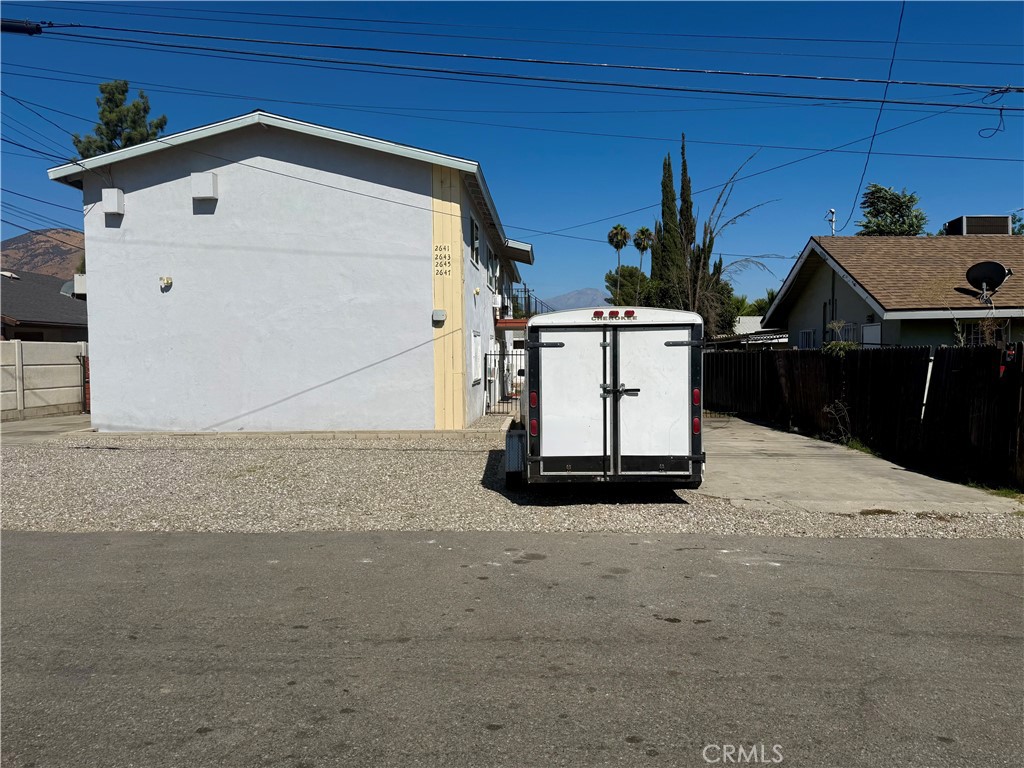 Fantastic & Affordable 2-Bedroom Unit in a 4-Plex on a Private Street!
This newly renovated ground-level 2-bedroom, 1-bath unit is located within a well-maintained 4-plex. Offering modern updates in turnkey condition, this home is ready for immediate move in. Enjoy the privacy of a quiet street while still being close to major freeways, shopping, and dining.
Features:
• Renovated interior with fresh finishes
• Ground-level entry for convenience
• Bright and functional living spaces
• Easy freeway access, ideal for commuters
Section 8 vouchers welcome