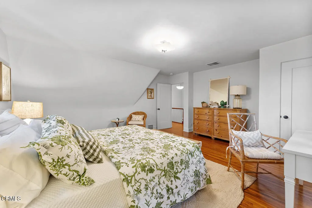 Pasadena, California 91108, United States, 3 Bedrooms Bedrooms, ,3 BathroomsBathrooms,Residential,Active,173774