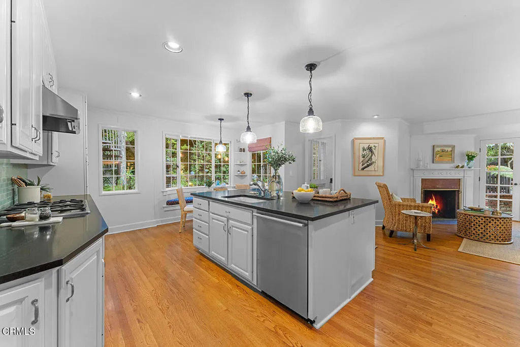 Pasadena, California 91108, United States, 3 Bedrooms Bedrooms, ,3 BathroomsBathrooms,Residential,Active,173774