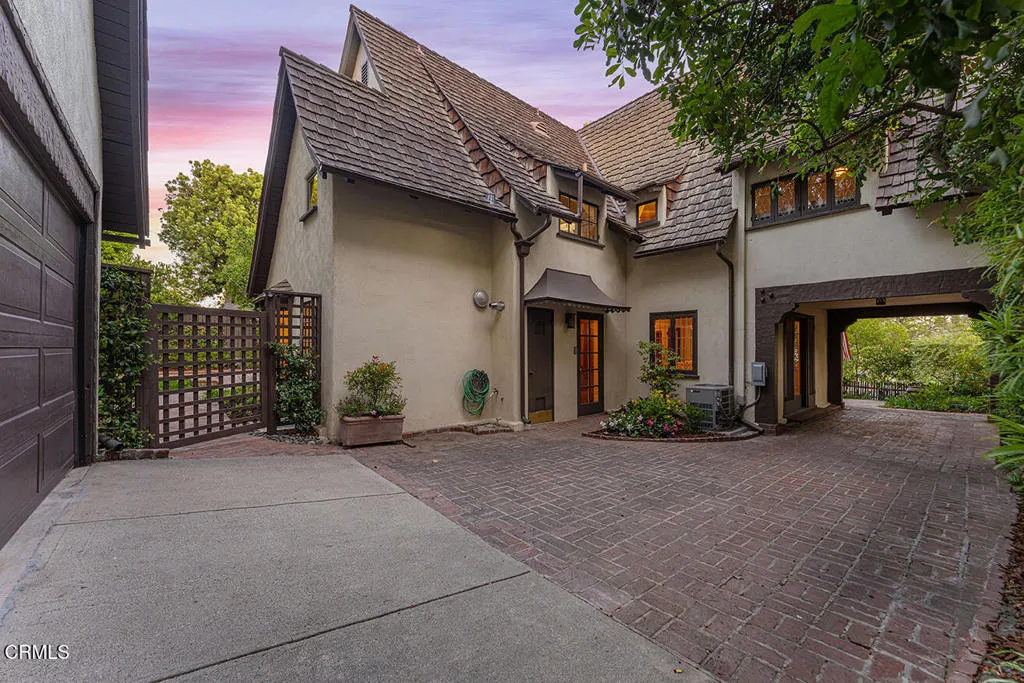 Pasadena, California 91108, United States, 3 Bedrooms Bedrooms, ,3 BathroomsBathrooms,Residential,Active,173774