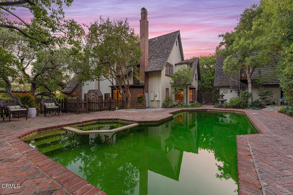 Pasadena, California 91108, United States, 3 Bedrooms Bedrooms, ,3 BathroomsBathrooms,Residential,Active,173774