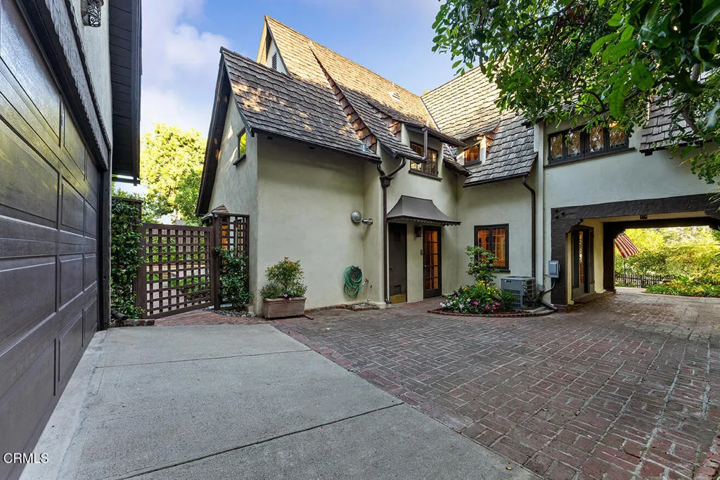 Pasadena, California 91108, United States, 3 Bedrooms Bedrooms, ,3 BathroomsBathrooms,Residential,Active,173774