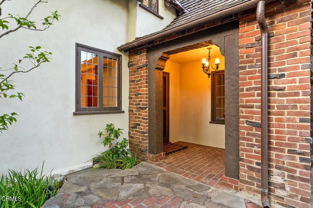 Pasadena, California 91108, United States, 3 Bedrooms Bedrooms, ,3 BathroomsBathrooms,Residential,Active,173774