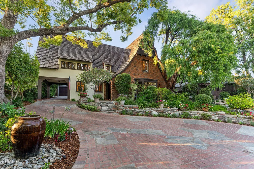 Pasadena, California 91108, United States, 3 Bedrooms Bedrooms, ,3 BathroomsBathrooms,Residential,Active,173774