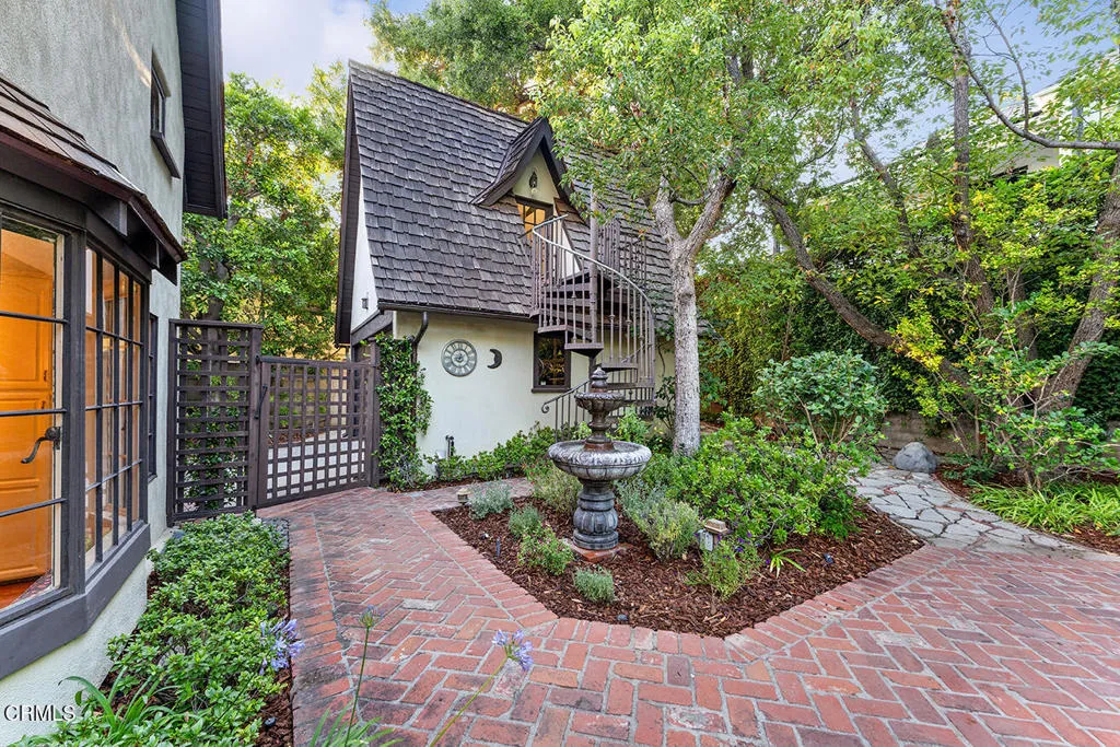 Pasadena, California 91108, United States, 3 Bedrooms Bedrooms, ,3 BathroomsBathrooms,Residential,Active,173774