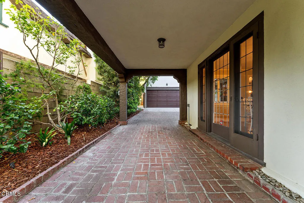 Pasadena, California 91108, United States, 3 Bedrooms Bedrooms, ,3 BathroomsBathrooms,Residential,Active,173774