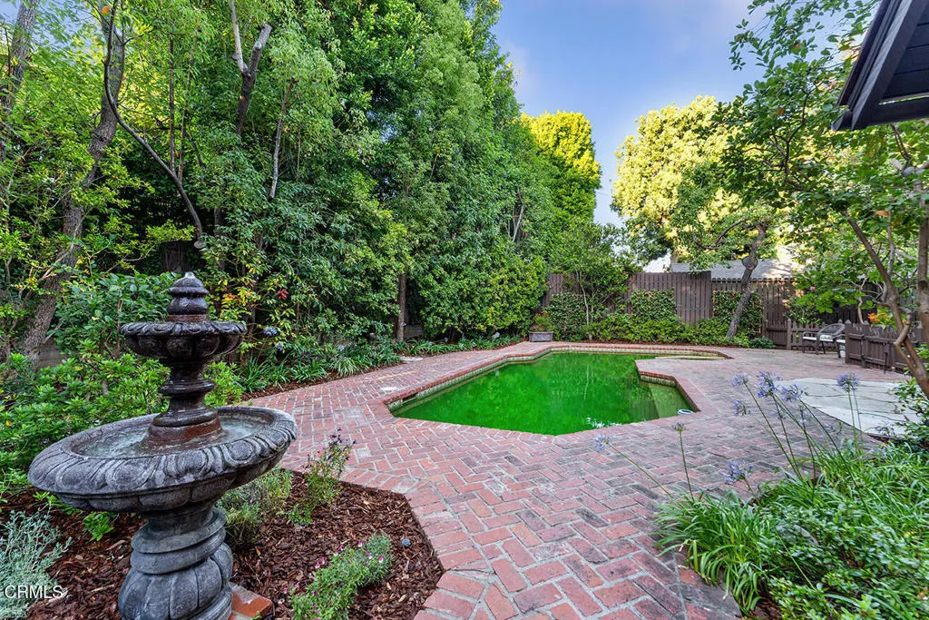 Pasadena, California 91108, United States, 3 Bedrooms Bedrooms, ,3 BathroomsBathrooms,Residential,Active,173774