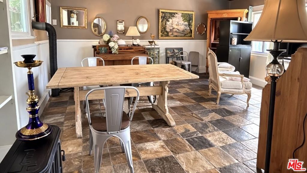 8118 Ranchito Avenue