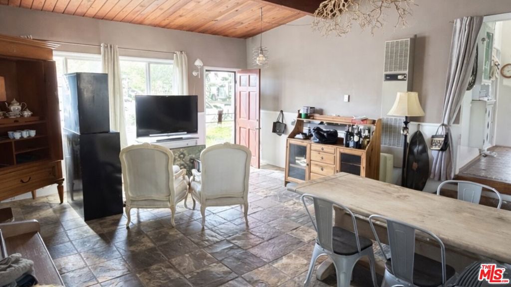 8118 Ranchito Avenue