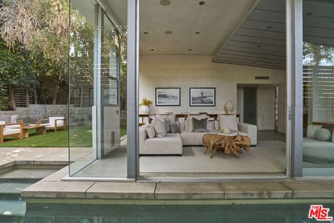 Photo of 2502 7th Street, Santa Monica, CA 90405 (MLS # 26855863)