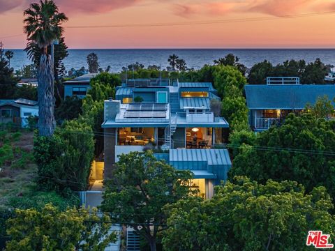 Photo of 2502 7th Street, Santa Monica, CA 90405 (MLS # 26855863)