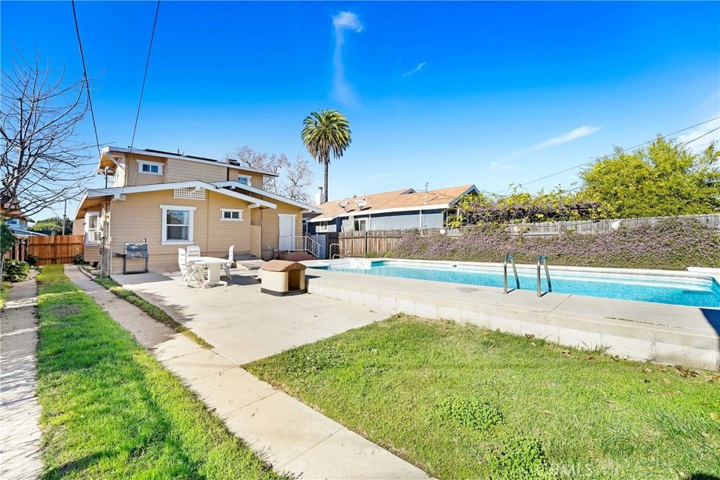 Photo of 4314 La Salle Avenue, Los Angeles, CA 90062 (MLS # DW26016166)