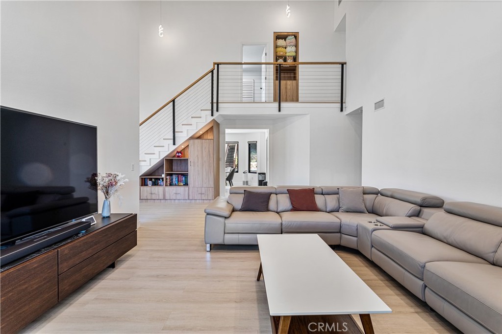 760 Featherwood Drive