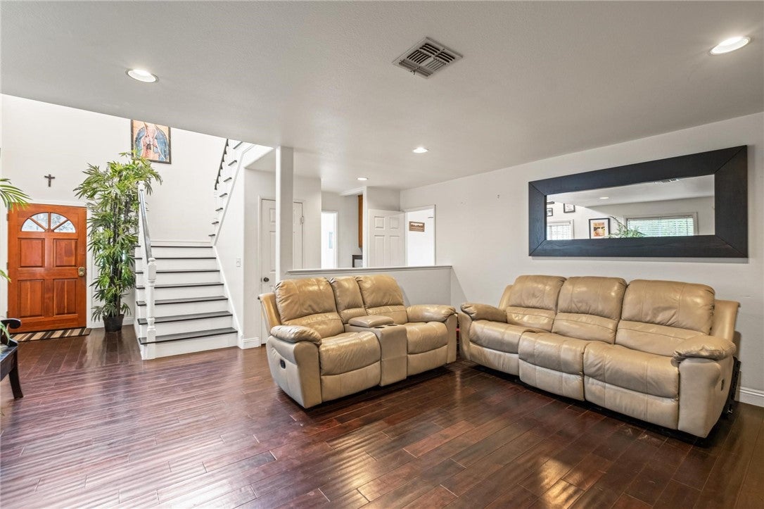 5048 W 121st Street