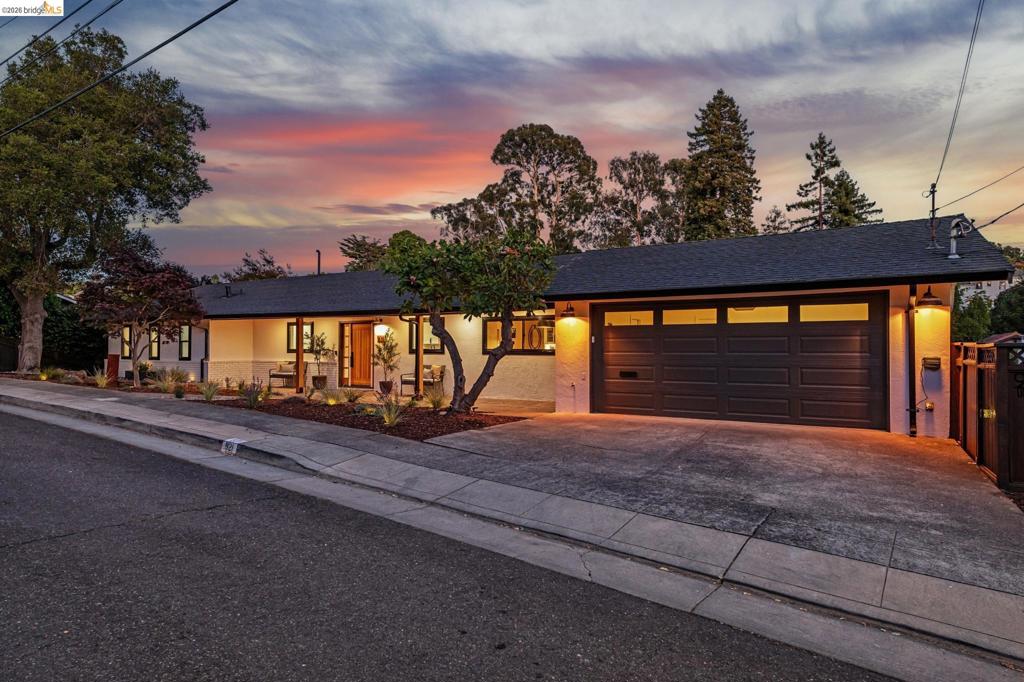 921 Underhills Rd