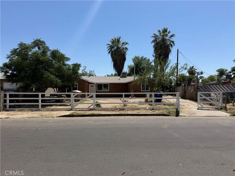 Photo of 935 Sylvia Drive, Bakersfield, CA 93304 (MLS # DW26112363)