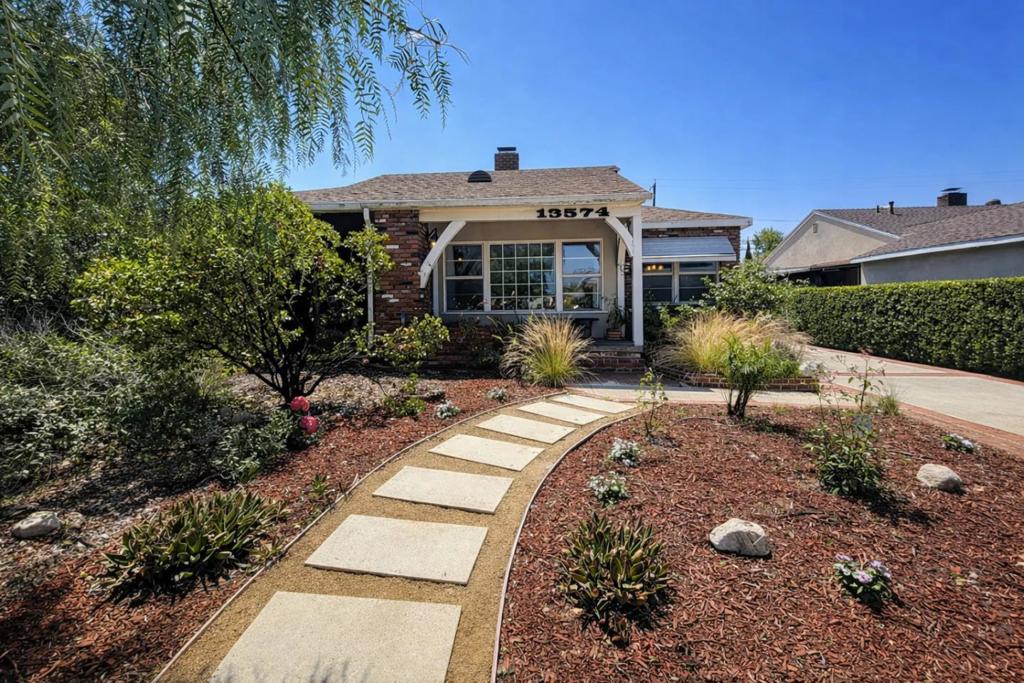 13574 Ottoman Street