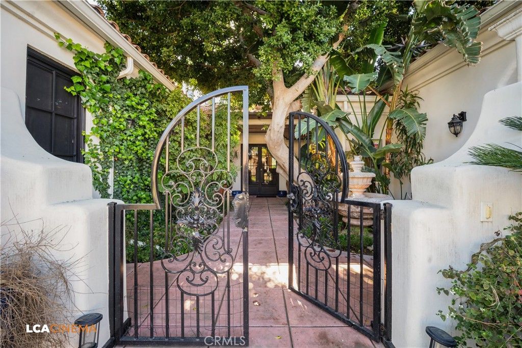 Photo of 15001 Colonia De Las Rosas, Bakersfield, CA 93306 (MLS # PI26058516)