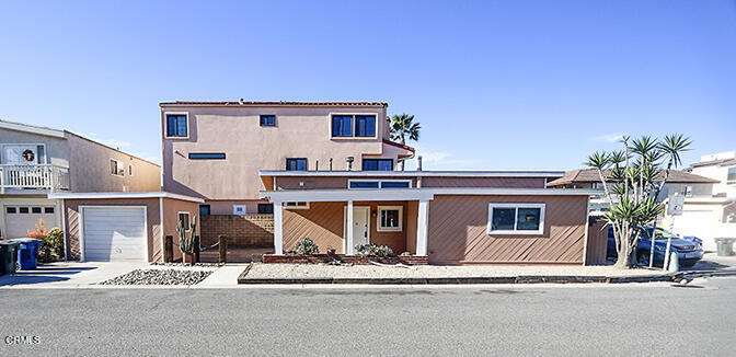 Enjoy beach side living nestled between the ocean and harbor at Hollywood Beach. This delightful cottage features open beam ceilings, vinyl plank flooring, remodeled kitchen cabinets and quartz countertops, dual pane windows and a large paver patio ideal for outdoor gatherings. Well located on the cornor of Los Files and Sunset, you're just steps to the beach, marina, restaurants and local farmers market. This is an ideal coastal retreat for those who love sun, sand and seaside strolls.