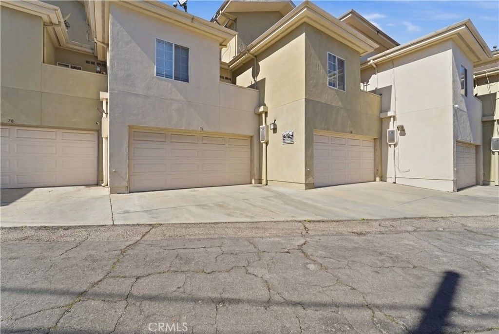 Photo of 12076 S Broadway, Los Angeles, CA 90061 (MLS # OC26038305)