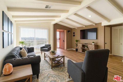 9204 Rowell Avenue Chatsworth CA 91311