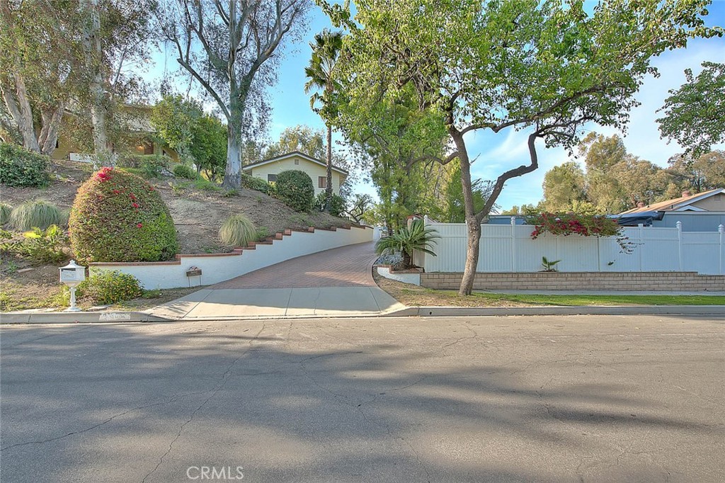 3692 Glen Ridge Drive
