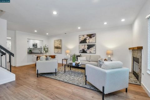Photo of 535 Churchill Downs Ct CT, Walnut Creek, CA 94597 (MLS # 41135101)