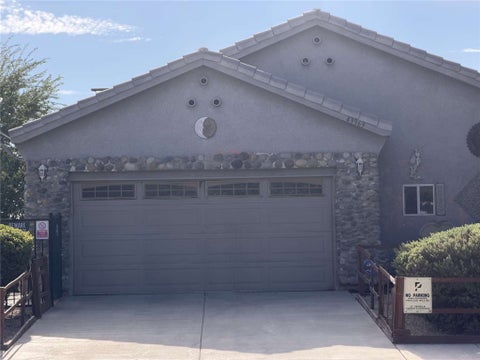 Photo of 43963 Glenraven Road, Lancaster, CA 93535 (MLS # FR26176515)