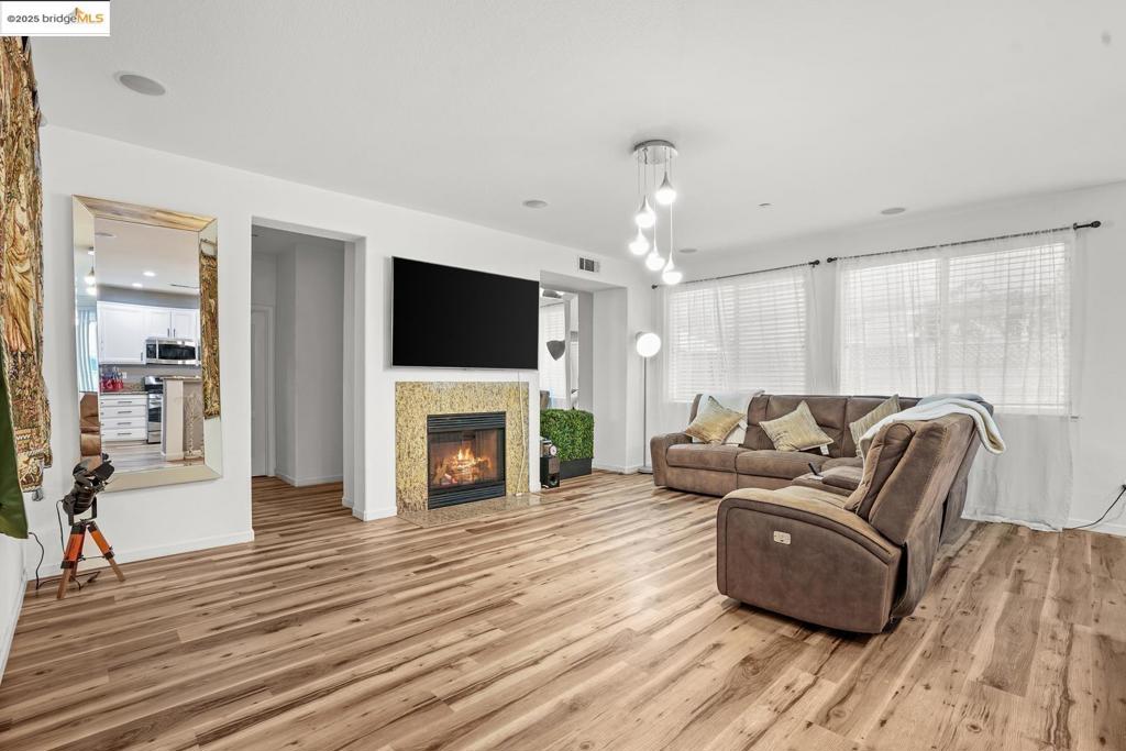 BRENTWOOD - Residential