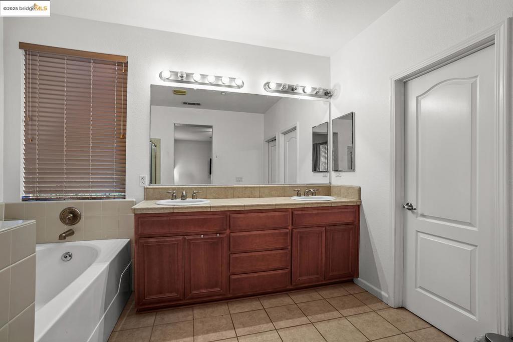 BRENTWOOD - Residential