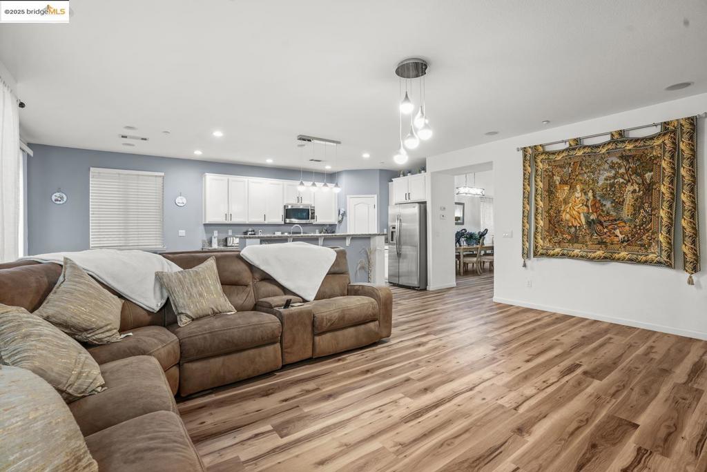 BRENTWOOD - Residential