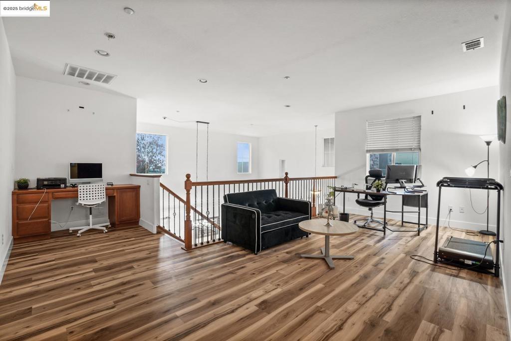 BRENTWOOD - Residential