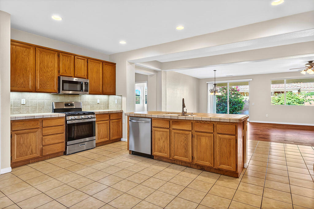 42217 Whisper Rock Street