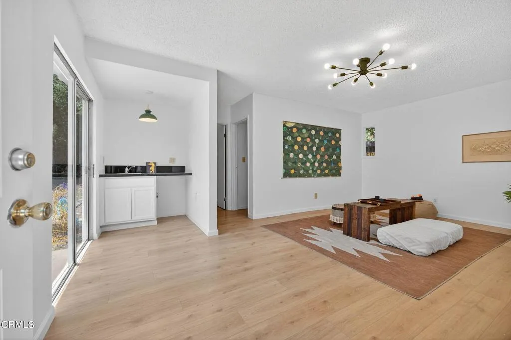 Ojai, California 93023, United States, 2 Bedrooms Bedrooms, ,1 BathroomBathrooms,Residential,Active,163251