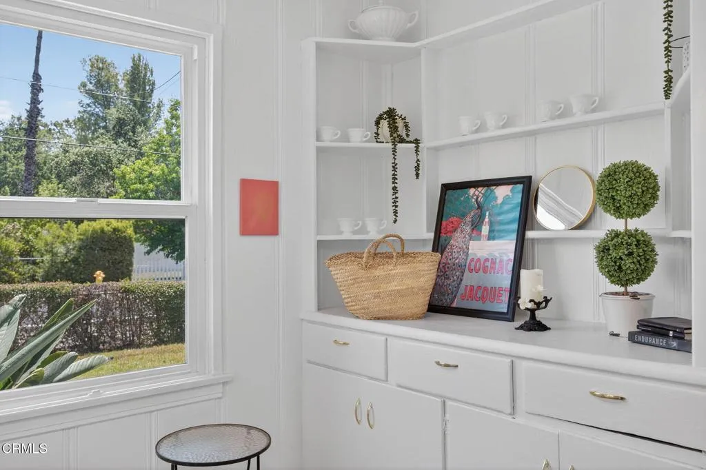 Ojai, California 93023, United States, 2 Bedrooms Bedrooms, ,1 BathroomBathrooms,Residential,Active,163251