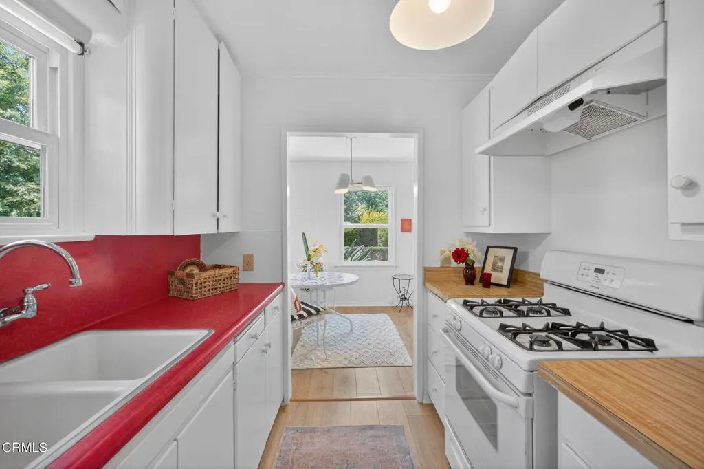 Ojai, California 93023, United States, 2 Bedrooms Bedrooms, ,1 BathroomBathrooms,Residential,Active,163251