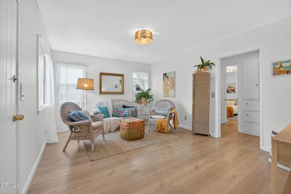 Ojai, California 93023, United States, 2 Bedrooms Bedrooms, ,1 BathroomBathrooms,Residential,Active,163251