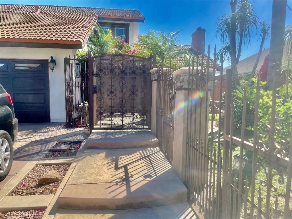 1426 E Tam O Shanter