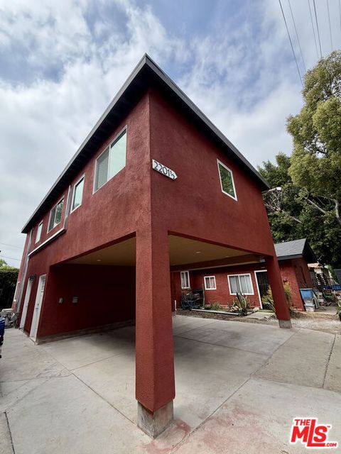 Photo of 2201 1/2 Juliet Street #C, Los Angeles, CA 90007 (MLS # 26830243)