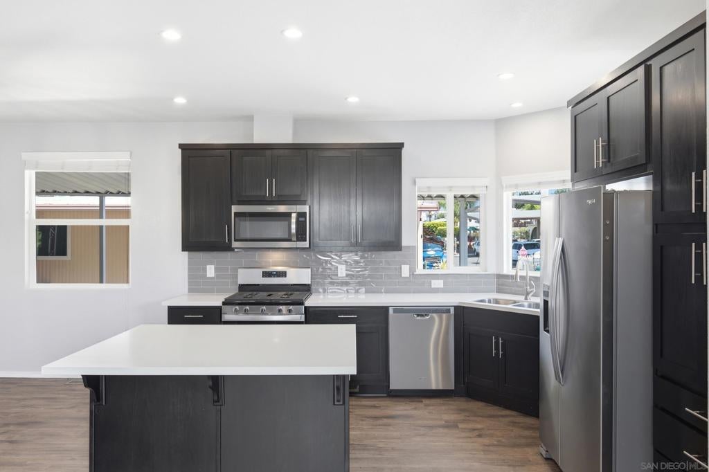 9395 Harritt Rd 3