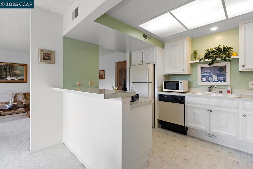 ROSSMOOR - Residential