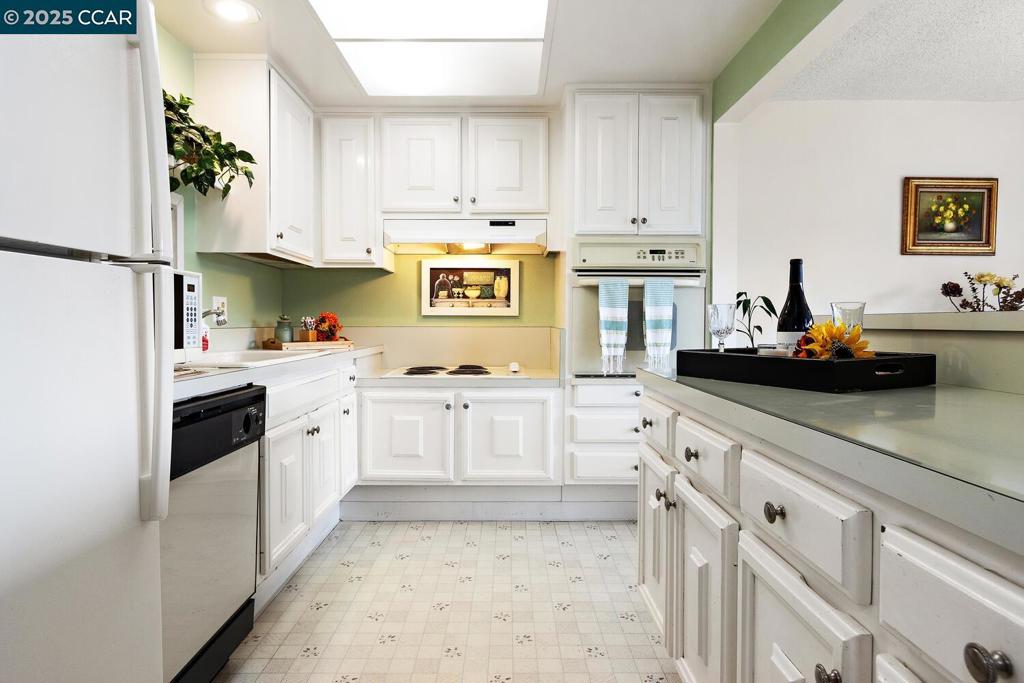 ROSSMOOR - Residential