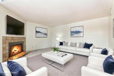 Photo of 31213 Kimberly Ct Ct, Union City, CA 94587 (MLS # 41128637)