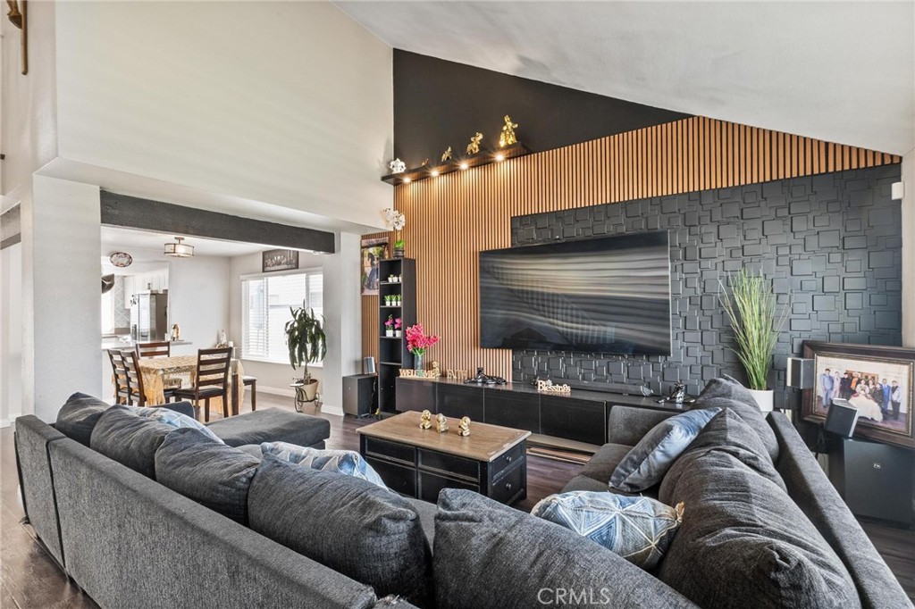 2535 S Imperial Place