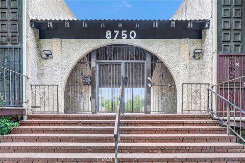 8750 Kester 31 Panorama City CA 91402