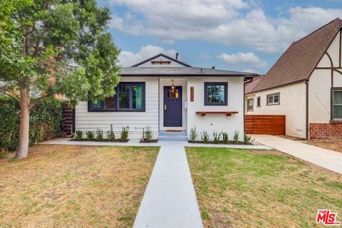 Photo of 3725 Edenhurst Avenue, Los Angeles, CA 90039 (MLS # 25598979) Photo of 3725 Edenhurst Avenue, Los Angeles, CA 90039 (MLS # 25598979)