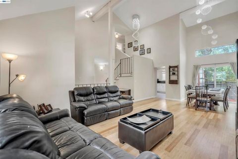 Photo of 2380 Cabrillo Dr, Hayward, CA 94545 (MLS # 41128327)