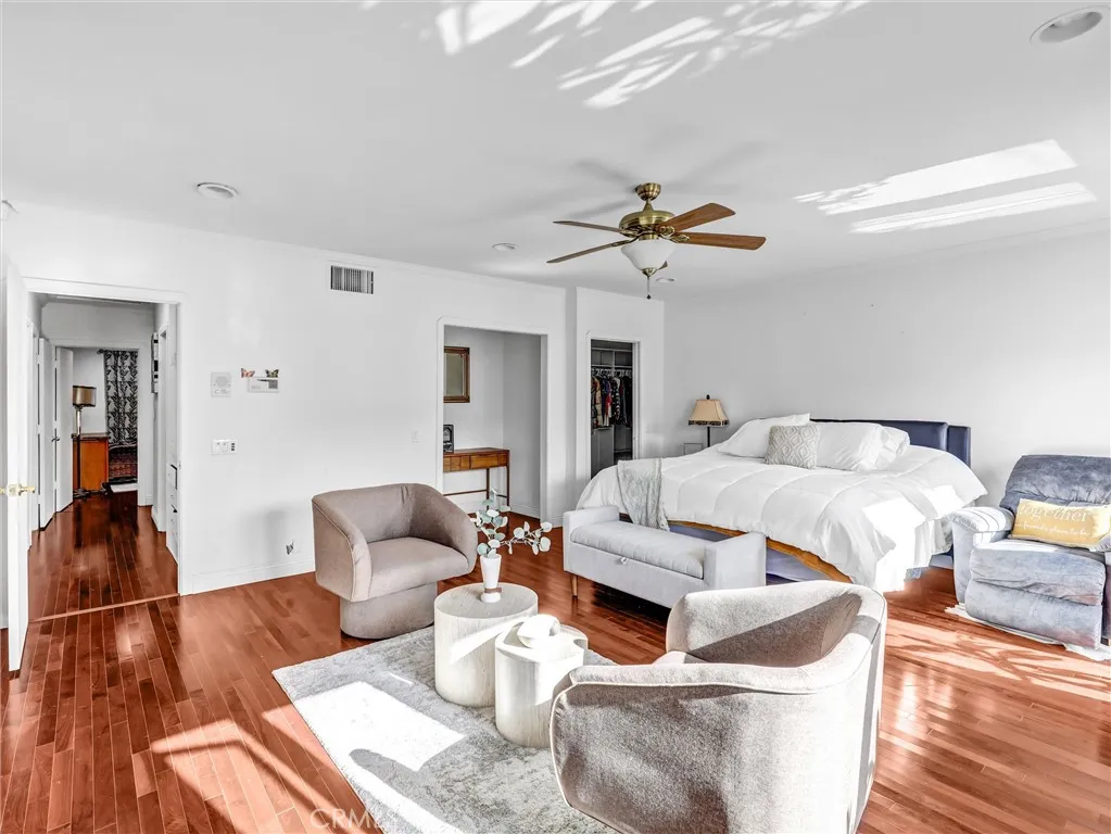 Downey, California 90241, United States, 3 Bedrooms Bedrooms, ,3 BathroomsBathrooms,Residential,Active,254487