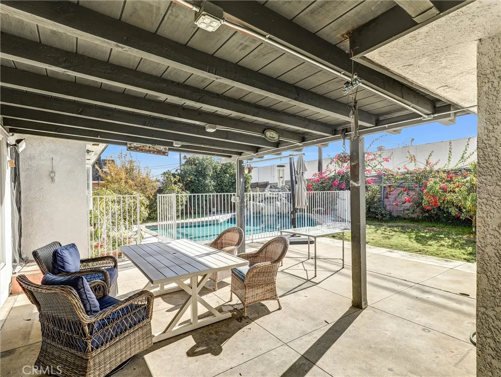 Downey, California 90241, United States, 3 Bedrooms Bedrooms, ,3 BathroomsBathrooms,Residential,Active,254487